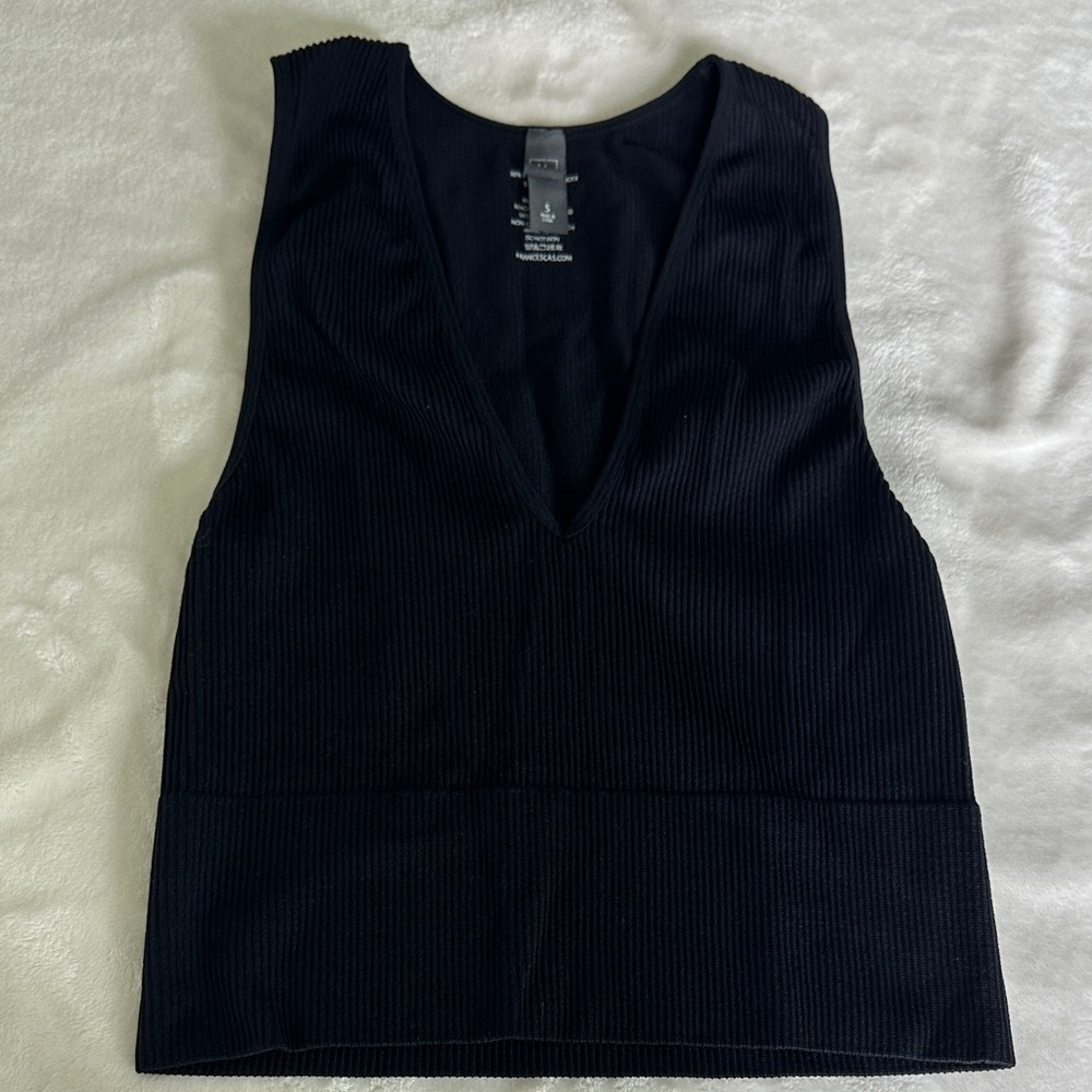 Alya Black Ribbed V-Neck Tank Top
